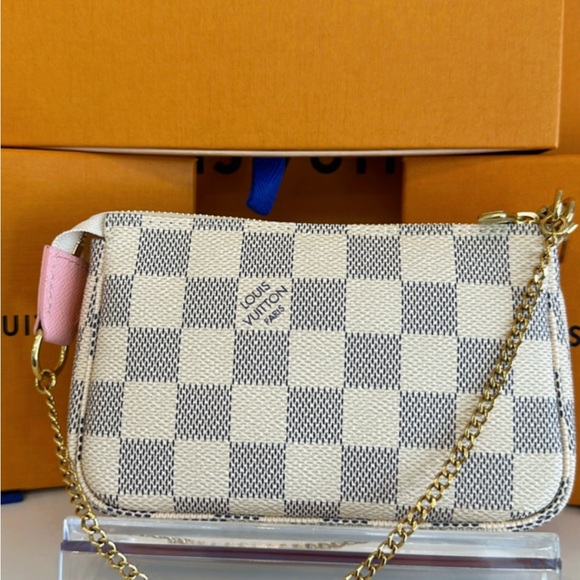 Authentic Louis Vuitton Limited Edition Damier Azur Mini Pochette 2018 ✨ - Picture 4 of 12